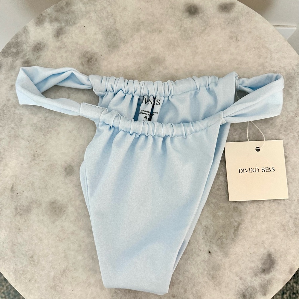 Divino Seas - Tropical Blue Bottoms